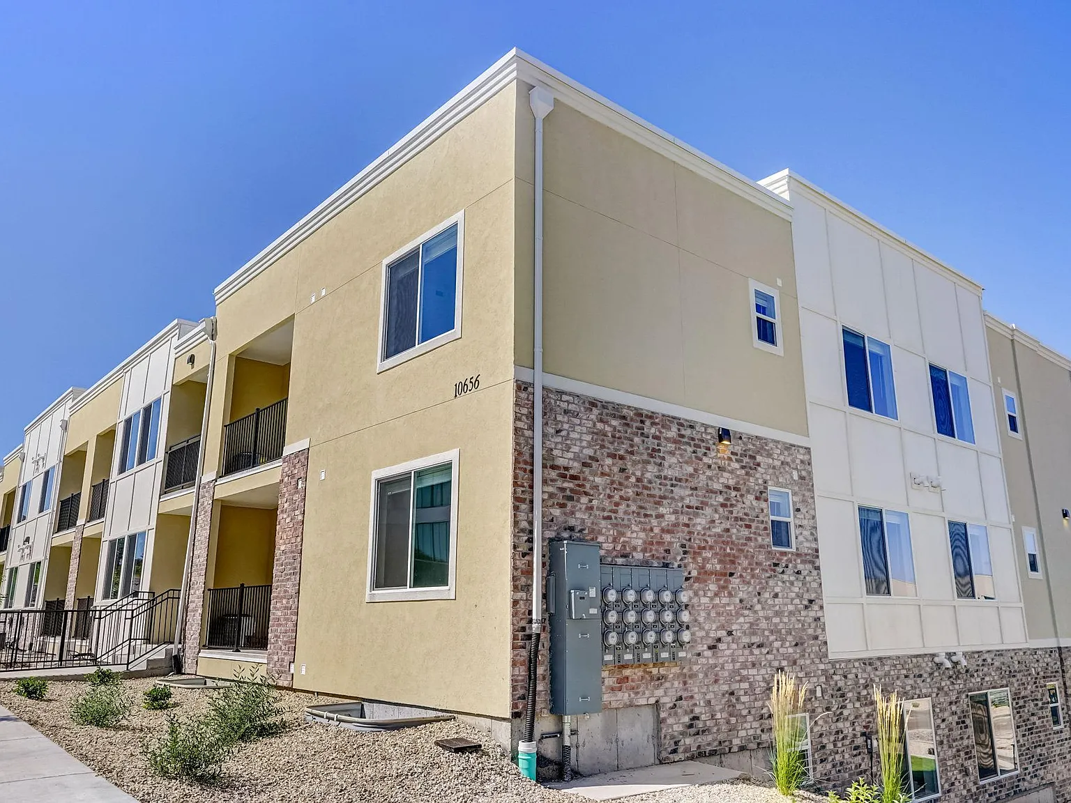 South Ridge Apartments — Photo 3