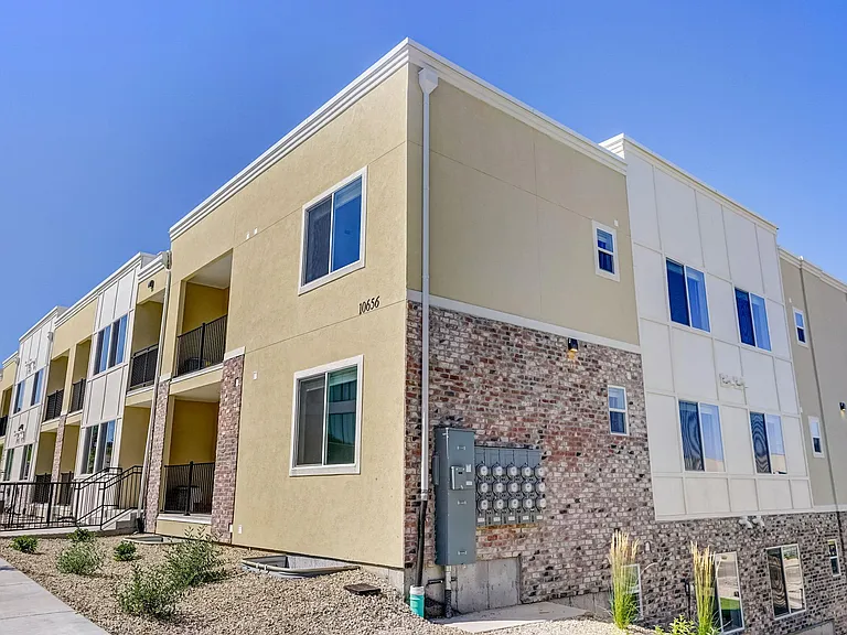 South Ridge Apartments — Photo 23