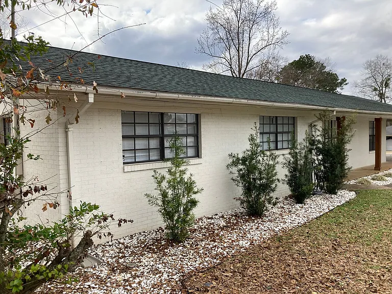311 Dixie Dr — Photo 3