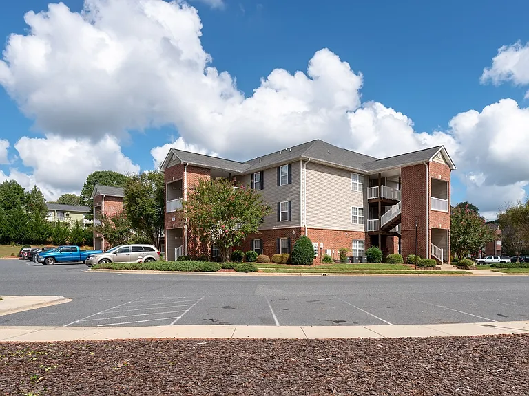Madison Heights Luxury Apartments — Photo 11