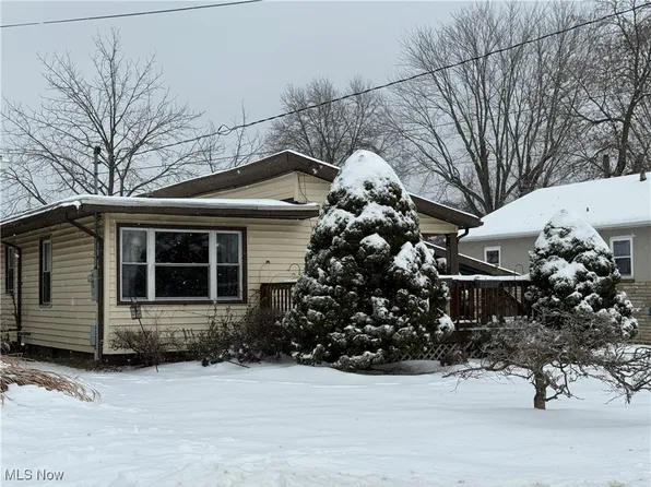 921 17th St, Vienna, WV 26105