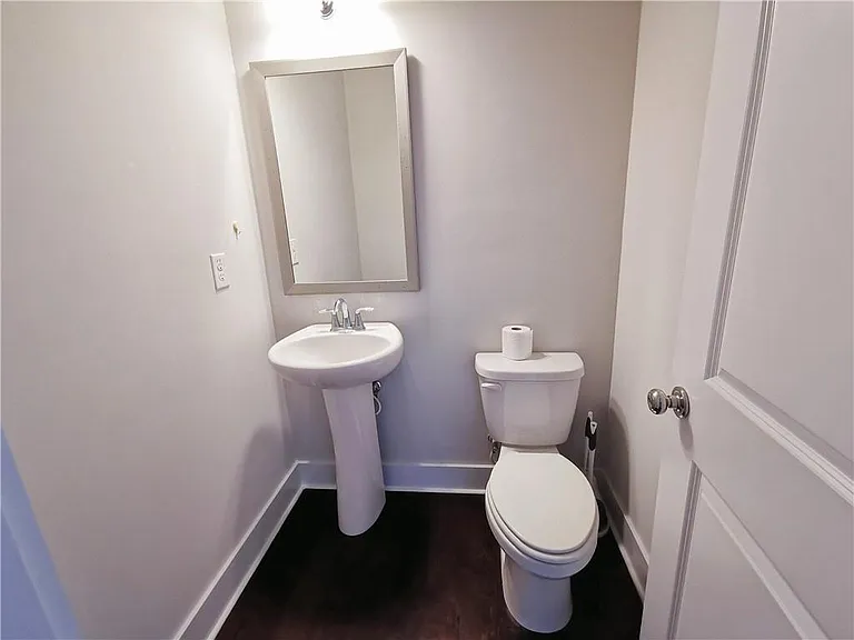 3795 Oxford Cir — Photo 11