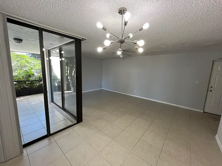 1915 Lavers Cir E #E101 — Photo 7