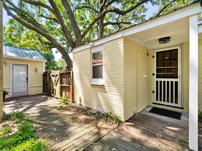1444 Pocahontas St — Photo 58
