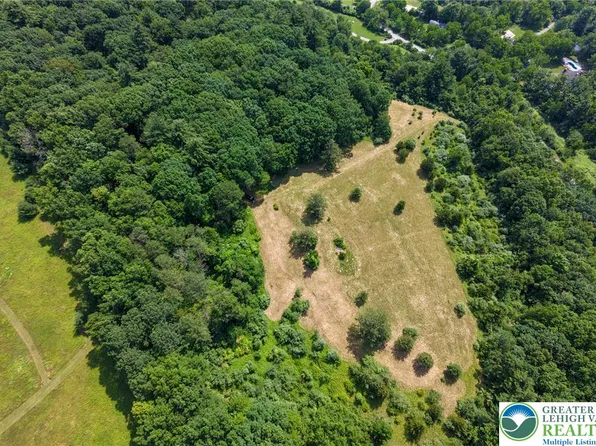 1A Sherwood Forest Rd, Stroudsburg, PA 18360