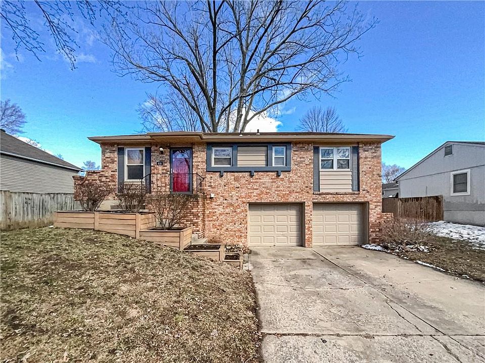 1st image of 616 NW Oxford Dr