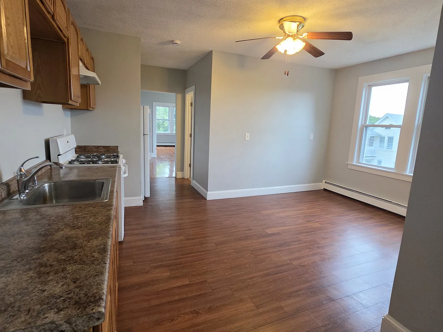 2 bed, $1,350 — Photo 4