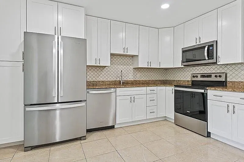 2 bed, 1026 sqft, $2,090 — Photo 2