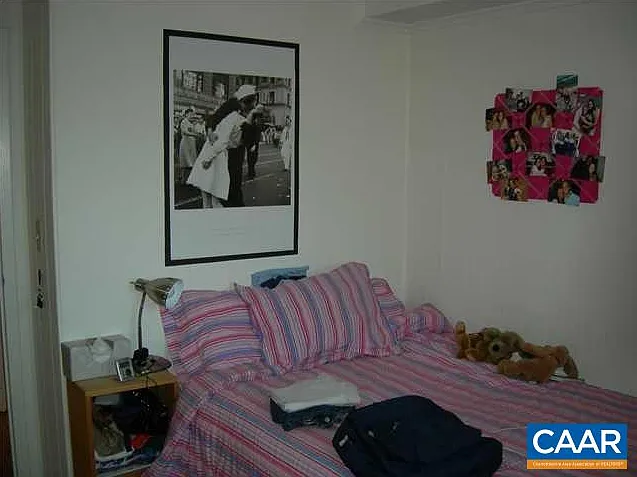 3 bed, 2.0 bath, 916 sqft, $3,000 — Photo 4