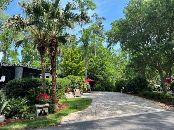 133 Arrow Rd #105, Hilton Head Island, SC 29928