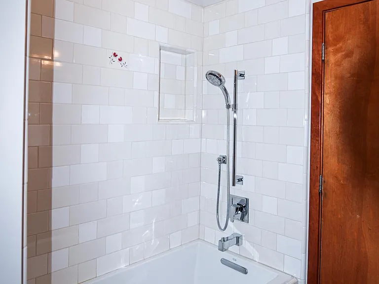 1859 E Hillcrest Ave — Photo 14