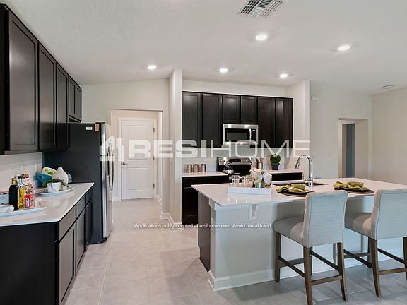 5th image of 1021 Caitlin Loop