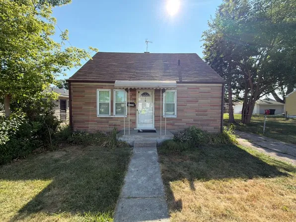 26210 Clancy St, Roseville, MI 48066