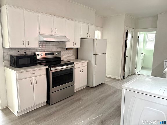 3rd image of 21 Edgar St Floor 2