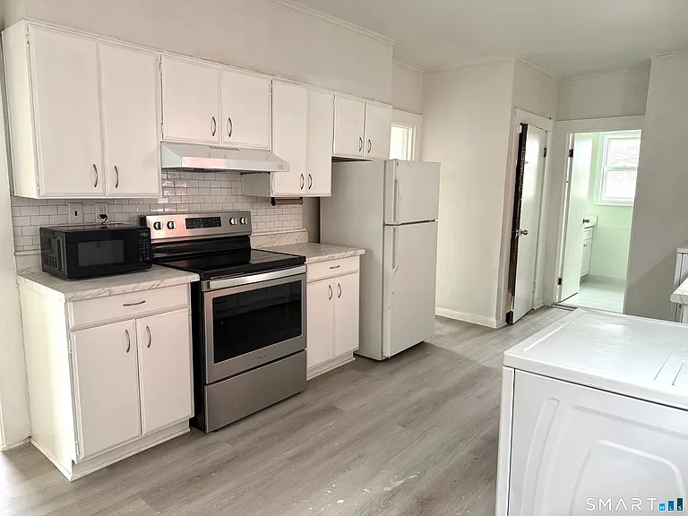 21 Edgar St #2 — Photo 3