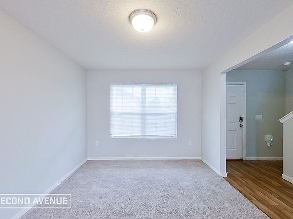 4th image of 29 Rockwell Ln