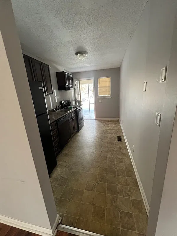 1 bed, 1.0 bath, 600 sqft, $865 — Photo 1
