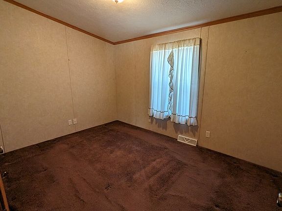 5th image of 31 Skyline Dr