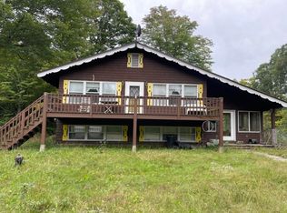 4228 S Wheelock Rd, Lyndonville, VT 05851