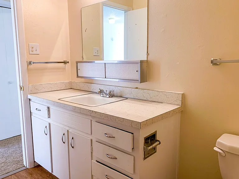 536 Madeira Dr SE — Photo 19