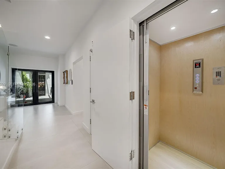 10659 NE Quaybridge Ct #C5 — Photo 8