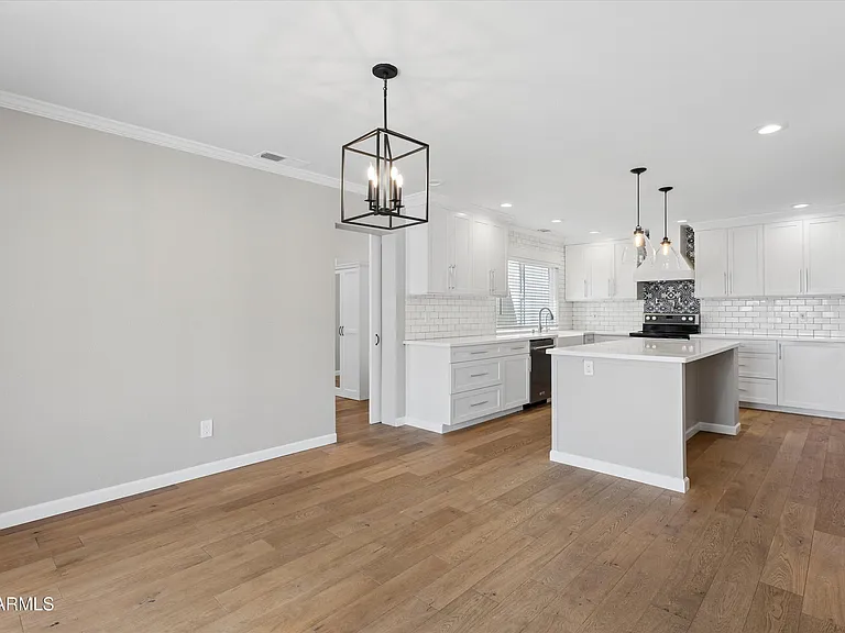 5401 E Beck Ln — Photo 10