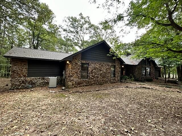 2nd image of 115 Liberty Ln