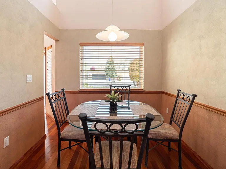 11125 Malaguena Ln NE — Photo 18