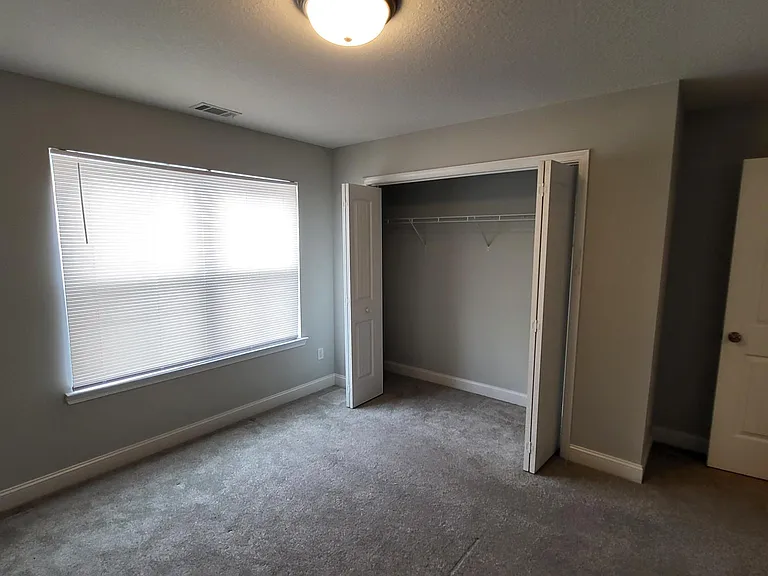 643 Fairview Cir — Photo 9
