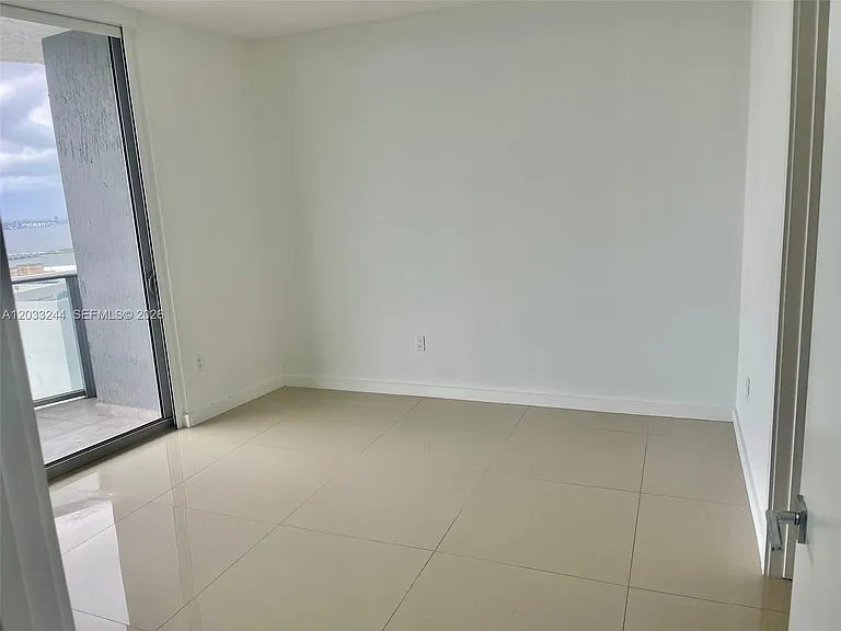 488 NE 18th St #4403 — Photo 10