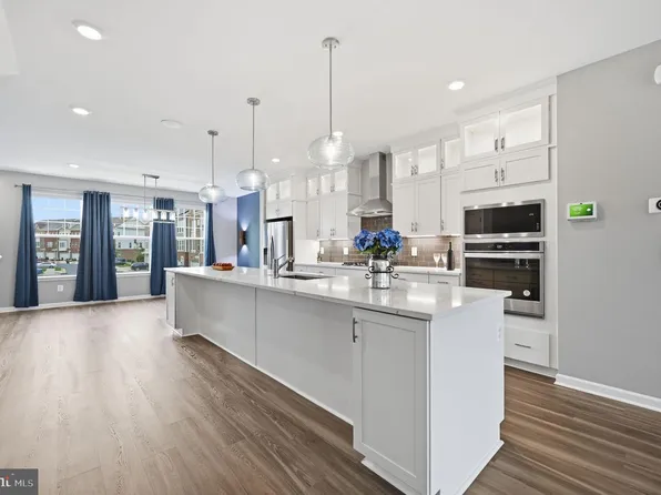 19328 Brookwater Ter, Leesburg, VA 20175
