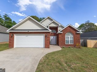 304 Laurel Woods Dr, Warner Robins, GA 31088