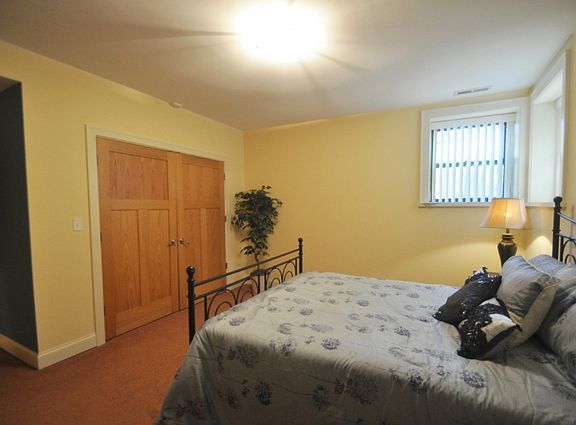 5th image of 5217 S Greenwood Ave #G
