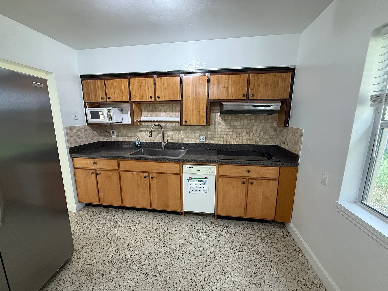3 bed, 1186 sqft, $2,600 — Photo 3