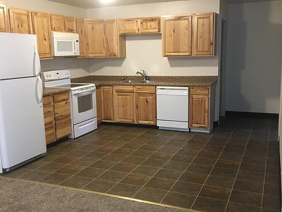 2nd image of 2620 Gold St #B