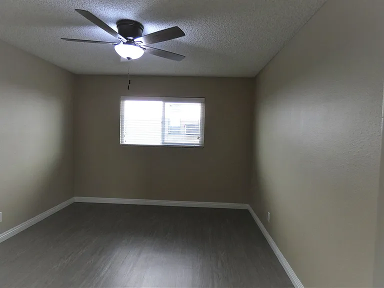 10006 Ben Hur Ave — Photo 9