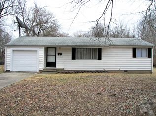 1222 S Willow Ln, Springfield, MO 65804