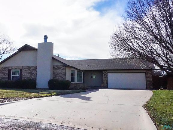 2nd image of 521 Rosewood Dr