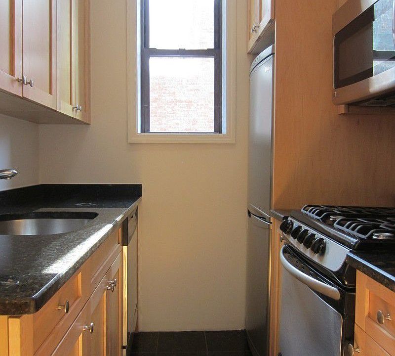 2nd image of 46 W 73rd St APT 4D