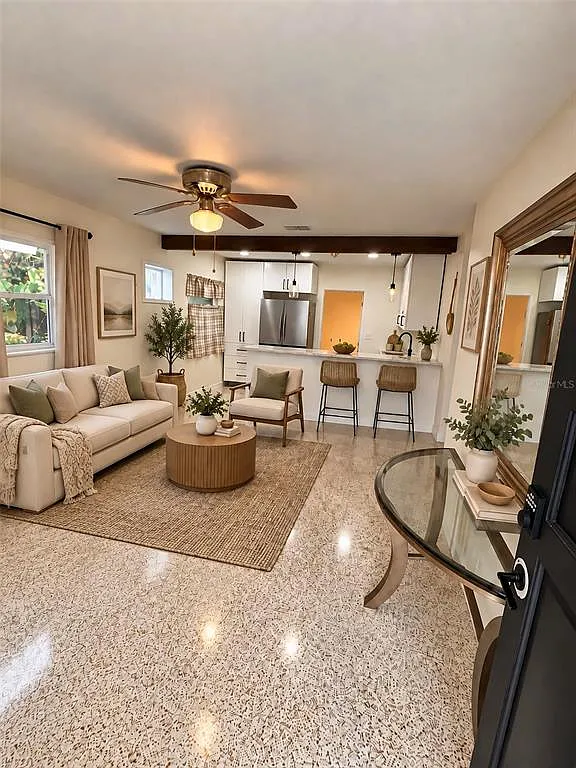 3 bed, 2.0 bath, 1032 sqft, $3,000 — Photo 2
