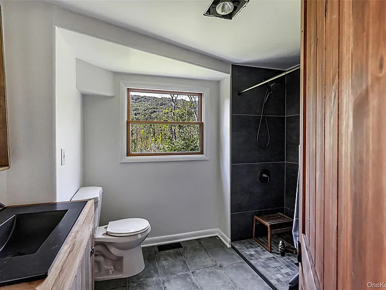 222 Bog Hollow Rd — Photo 19