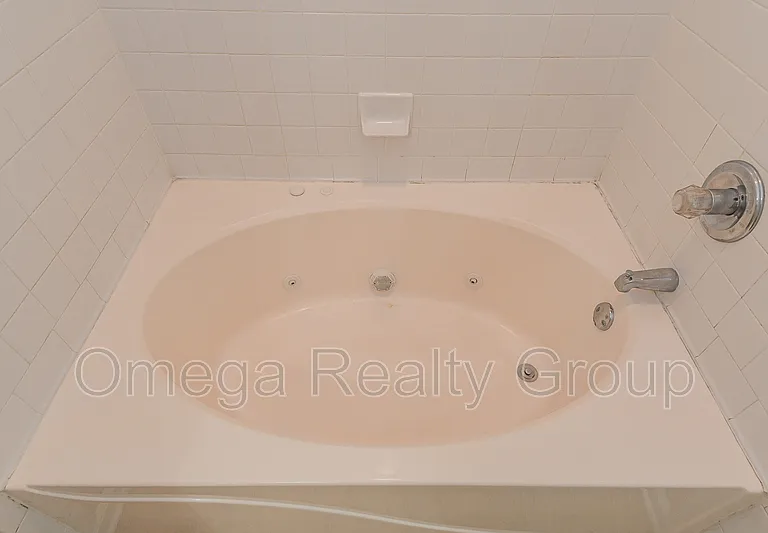 570 Treymoor Lake Cir — Photo 24