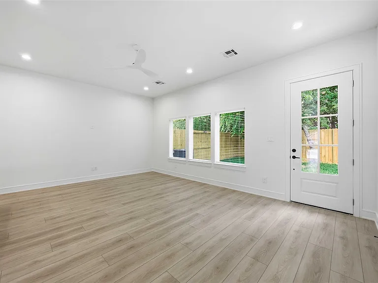 8019 Grandview St #B — Photo 13