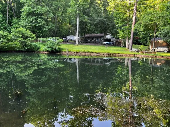 610 White St, Hiawassee, GA 30546
