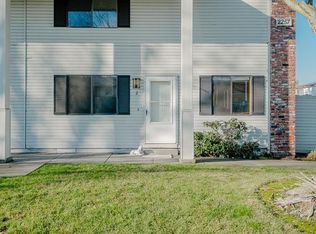 2257 Poplar Dr APT 2, Medford, OR 97504