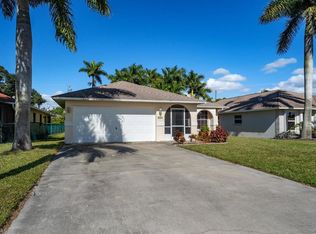 691 100th Ave N, Naples, FL 34108