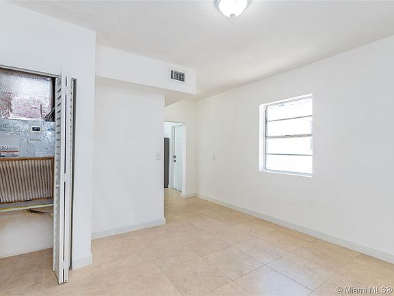 4th image of 543 NW 97th St #3