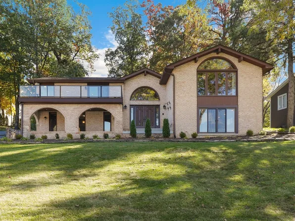 175 Shorewood Dr, Valparaiso, IN 46385