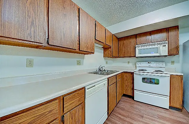 34 Lincoln Ave — Photo 11