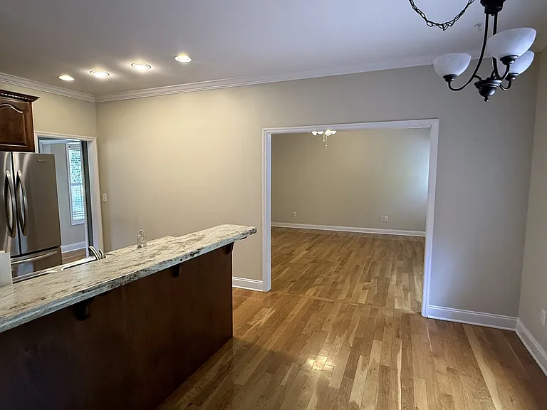 215 Woodson Dr — Photo 8